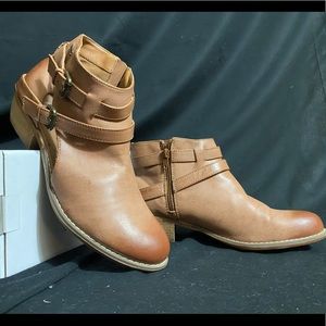 Roxy Tan Boots